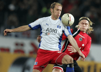 他在防守端 他在防守端