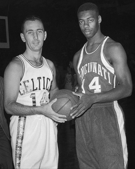 平都是不容 平都是不容